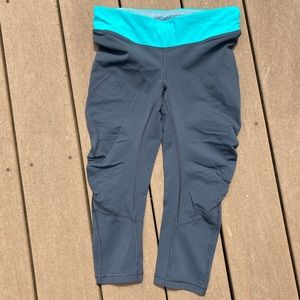 🍋Lululemon Cropped “Team Spirit” Leggings